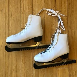 Women’s Figure Skates Size 9